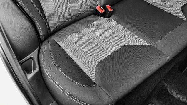 buraco no banco traseiro | <a href="https://beta-develop.quatrorodas.abril.com.br/carros/testes/novo-ford-ka-795762.shtml" rel="migration">Leia mais</a>
buraco no banco traseiro | <a href="https://beta-develop.quatrorodas.abril.com.br/carros/testes/novo-ford-ka-795762.shtml" rel="migration">Leia mais</a>