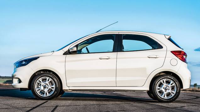 De perfil, o novo hatch lembra o Chevrolet Onix | <a href="https://beta-develop.quatrorodas.abril.com.br/carros/testes/novo-ford-ka-795762.shtml" rel="migration">Leia mais</a> De perfil, o novo hatch lembra o Chevrolet Onix | <a href="https://beta-develop.quatrorodas.abril.com.br/carros/testes/novo-ford-ka-795762.shtml" rel="migration">Leia mais</a>