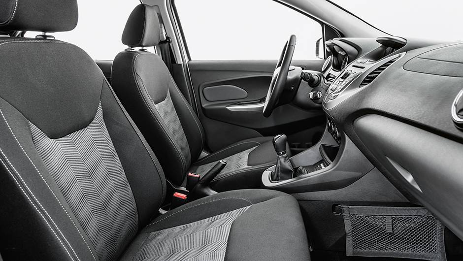  como na traseira | <a href="https://beta-develop.quatrorodas.abril.com.br/carros/testes/novo-ford-ka-795762.shtml" rel="migration">Leia mais</a>