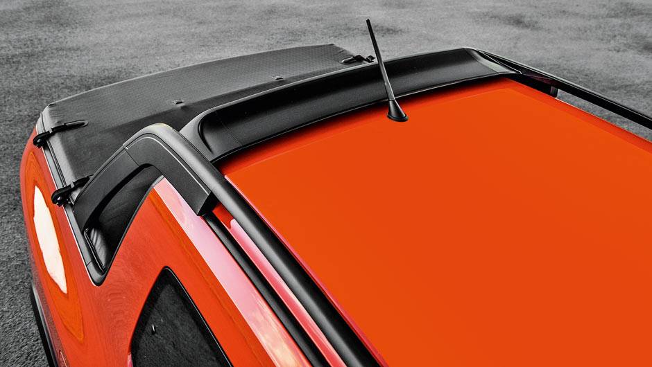 Defletor aerodin&acirc;mico diminui a turbul&ecirc;ncia sobre a capota | <a href="https://beta-develop.quatrorodas.abril.com.br/carros/testes/vw-saveiro-cross-cabine-dupla-802614.shtml" target="_blank" rel="migration">Leia mais</a>