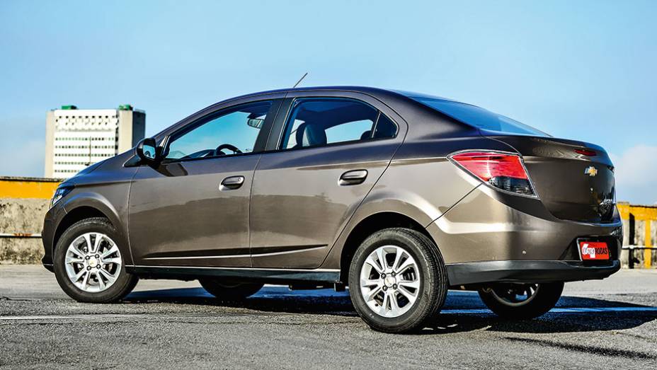 As rodas são de aro 15 | <a href="https://beta-develop.quatrorodas.abril.com.br/carros/comparativos/ka-x-prisma-x-voyage-x-grand-siena-806201.shtml" target="_blank" rel="migration">Leia mais</a> As rodas são de aro 15 | <a href="https://beta-develop.quatrorodas.abril.com.br/carros/comparativos/ka-x-prisma-x-voyage-x-grand-siena-806201.shtml" target="_blank" rel="migration">Leia mais</a>