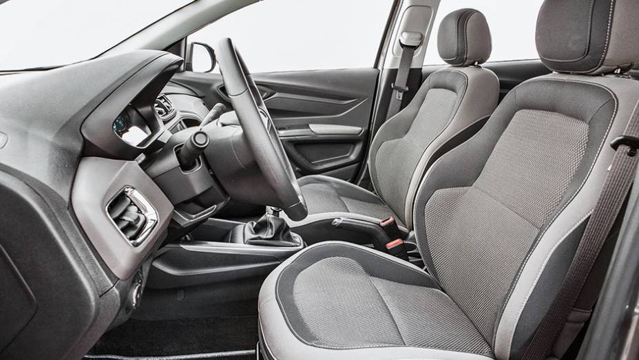 Banco conta com ajuste de altura | <a href="https://beta-develop.quatrorodas.abril.com.br/carros/comparativos/ka-x-prisma-x-voyage-x-grand-siena-806201.shtml" target="_blank" rel="migration">Leia mais</a> Banco conta com ajuste de altura | <a href="https://beta-develop.quatrorodas.abril.com.br/carros/comparativos/ka-x-prisma-x-voyage-x-grand-siena-806201.shtml" target="_blank" rel="migration">Leia mais</a>