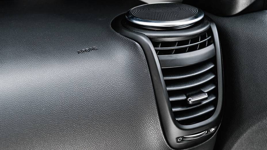Tweet foi embutido nas sa&iacute;das perif&eacute;ricas do ventilador | <a href="https://beta-develop.quatrorodas.abril.com.br/carros/testes/kia-soul-ed-9-2014-802652.shtml" target="_blank" rel="migration">Leia mais</a>