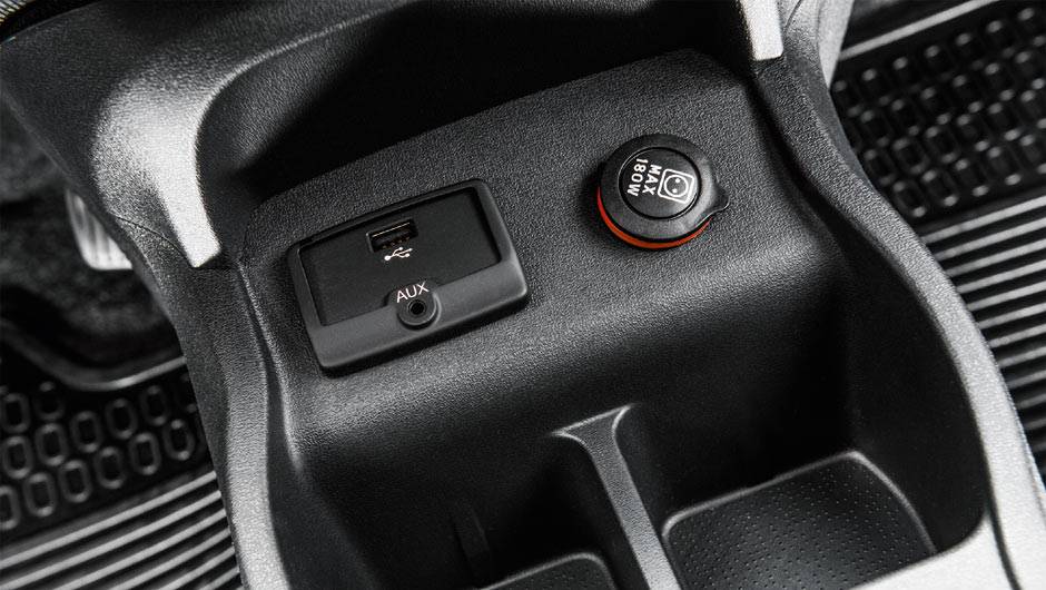 Console tem entradas auxiliar e USB | <a href="https://beta-develop.quatrorodas.abril.com.br/carros/impressoes/fiat-uno-evolution-1-4-802577.shtml" target="_blank" rel="migration">Leia mais</a> Console tem entradas auxiliar e USB | <a href="https://beta-develop.quatrorodas.abril.com.br/carros/impressoes/fiat-uno-evolution-1-4-802577.shtml" target="_blank" rel="migration">Leia mais</a>