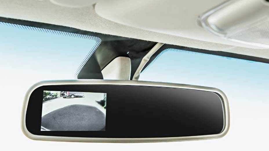 Central multim&iacute;dia com c&acirc;mera de r&eacute; no retrovisor &eacute; opcional | <a href="https://beta-develop.quatrorodas.abril.com.br/carros/impressoes/fiat-uno-evolution-1-4-802577.shtml" target="_blank" rel="migration">Leia mais</a>