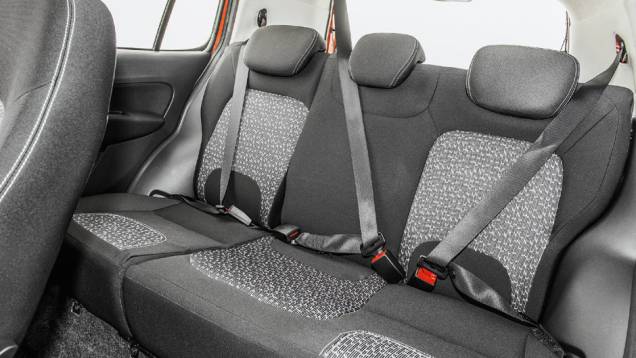 Cinto de três pontos na posição central traseira é opcional | <a href="https://beta-develop.quatrorodas.abril.com.br/carros/impressoes/fiat-uno-evolution-1-4-802577.shtml" target="_blank" rel="migration">Leia mais</a> Cinto de três pontos na posição central traseira é opcional | <a href="https://beta-develop.quatrorodas.abril.com.br/carros/impressoes/fiat-uno-evolution-1-4-802577.shtml" target="_blank" rel="migration">Leia mais</a>