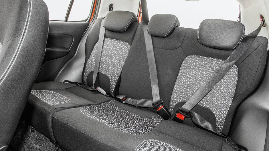 Cinto de três pontos na posição central traseira é opcional | <a href="https://beta-develop.quatrorodas.abril.com.br/carros/impressoes/fiat-uno-evolution-1-4-802577.shtml" target="_blank" rel="migration">Leia mais</a> Cinto de três pontos na posição central traseira é opcional | <a href="https://beta-develop.quatrorodas.abril.com.br/carros/impressoes/fiat-uno-evolution-1-4-802577.shtml" target="_blank" rel="migration">Leia mais</a>