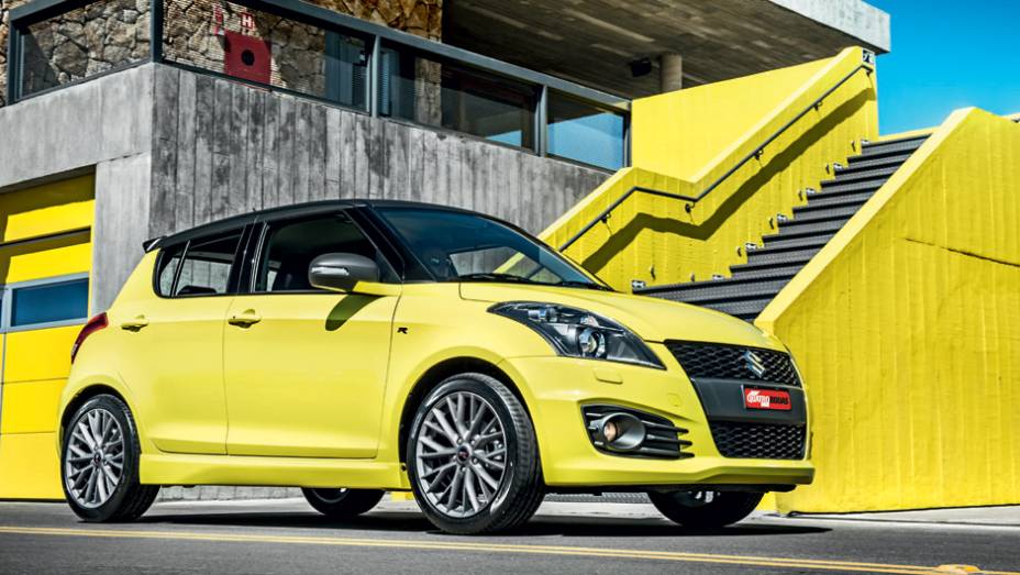 Japonês utiliza motor aspirado e câmbio manual | <a href="https://beta-develop.quatrorodas.abril.com.br/carros/testes/suzuki-swift-sport-r-798745.shtml" rel="migration">Leia mais</a>