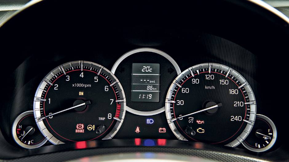 Painel de instrumentos favorece a leitura do conta-giros | <a href="https://beta-develop.quatrorodas.abril.com.br/carros/testes/suzuki-swift-sport-r-798745.shtml" rel="migration">Leia mais</a> Painel de instrumentos favorece a leitura do conta-giros | <a href="https://beta-develop.quatrorodas.abril.com.br/carros/testes/suzuki-swift-sport-r-798745.shtml" rel="migration">Leia mais</a>