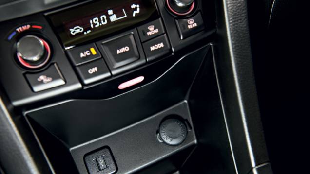 Há porta USB, tomada de 12 volts, lavador de faróis e
| <a href="https://beta-develop.quatrorodas.abril.com.br/carros/testes/suzuki-swift-sport-r-798745.shtml" rel="migration">Leia mais</a> Há porta USB, tomada de 12 volts, lavador de faróis e
| <a href="https://beta-develop.quatrorodas.abril.com.br/carros/testes/suzuki-swift-sport-r-798745.shtml" rel="migration">Leia mais</a>
