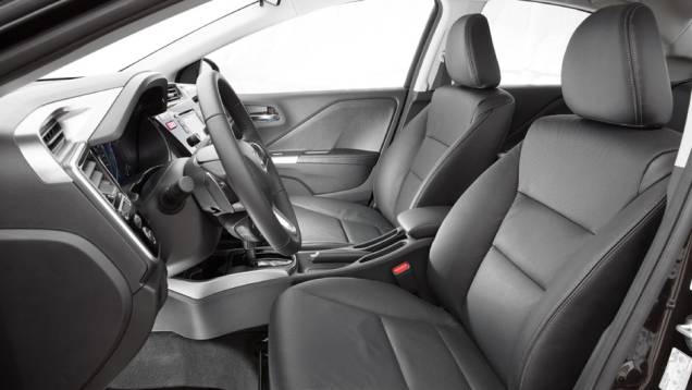 Sedã conta com borboletas que "mudam a marcha" atrás do volante | <a href="https://beta-develop.quatrorodas.abril.com.br/carros/testes/honda-city-807297.shtml" target="_blank" rel="migration">Leia mais</a> Sedã conta com borboletas que "mudam a marcha" atrás do volante | <a href="https://beta-develop.quatrorodas.abril.com.br/carros/testes/honda-city-807297.shtml" target="_blank" rel="migration">Leia mais</a>