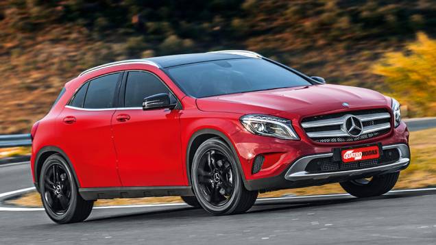 GLA Black Edition mistura frisos cromados e prateados com rodas e retrovisores pretos | <a href="https://beta-develop.quatrorodas.abril.com.br/carros/testes/mercedes-benz-gla-200-809255.shtml" rel="migration">Leia mais</a> GLA Black Edition mistura frisos cromados e prateados com rodas e retrovisores pretos | <a href="https://beta-develop.quatrorodas.abril.com.br/carros/testes/mercedes-benz-gla-200-809255.shtml" rel="migration">Leia mais</a>