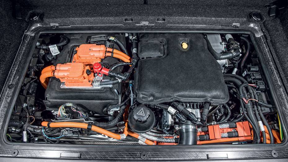 Motor elétrico tem 170 cv e o movido a gasolina gera 39 cv | <a href="https://beta-develop.quatrorodas.abril.com.br/carros/impressoes/bmw-i3-809257.shtml" target="_blank" rel="migration">Leia mais</a> Motor elétrico tem 170 cv e o movido a gasolina gera 39 cv | <a href="https://beta-develop.quatrorodas.abril.com.br/carros/impressoes/bmw-i3-809257.shtml" target="_blank" rel="migration">Leia mais</a>