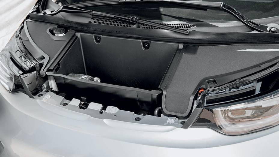 Na frente, h&aacute; um nicho para o cabo el&eacute;trico | <a href="https://beta-develop.quatrorodas.abril.com.br/carros/impressoes/bmw-i3-809257.shtml" target="_blank" rel="migration">Leia mais</a>