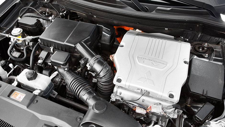 Motor 2.0 a gasolina é o mesmo do Lancer | <a href="https://beta-develop.quatrorodas.abril.com.br/carros/impressoes/mitsubishi-outlander-phev-809197.shtml" target="_blank" rel="migration">Leia mais</a> Motor 2.0 a gasolina é o mesmo do Lancer | <a href="https://beta-develop.quatrorodas.abril.com.br/carros/impressoes/mitsubishi-outlander-phev-809197.shtml" target="_blank" rel="migration">Leia mais</a>