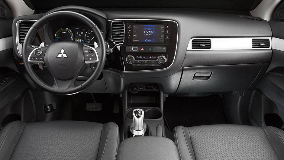 Tela do sistema multimídia pode ser operada como um tablet | <a href="https://beta-develop.quatrorodas.abril.com.br/carros/impressoes/mitsubishi-outlander-phev-809197.shtml" target="_blank" rel="migration">Leia mais</a> Tela do sistema multimídia pode ser operada como um tablet | <a href="https://beta-develop.quatrorodas.abril.com.br/carros/impressoes/mitsubishi-outlander-phev-809197.shtml" target="_blank" rel="migration">Leia mais</a>