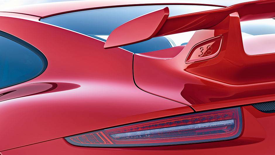 Aerofólio com a cilindrada do motor (3.8): só o GT3 tem | <a href="https://beta-develop.quatrorodas.abril.com.br/carros/impressoes/quarteto-porsche-809637.shtml" target="_blank" rel="migration">Leia mais</a> Aerofólio com a cilindrada do motor (3.8): só o GT3 tem | <a href="https://beta-develop.quatrorodas.abril.com.br/carros/impressoes/quarteto-porsche-809637.shtml" target="_blank" rel="migration">Leia mais</a>