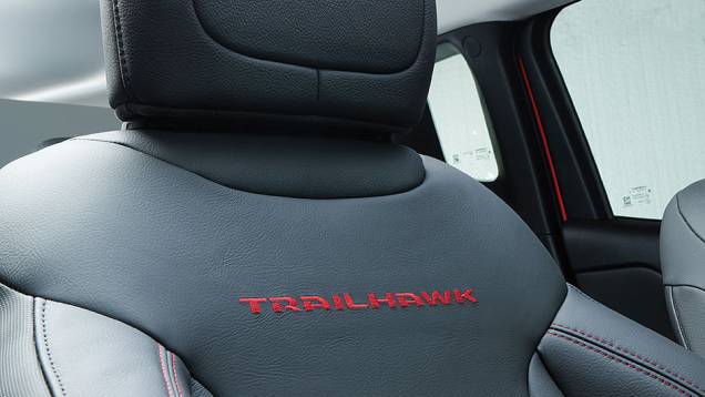 Trailhawk é a versão top | <a href="https://beta-develop.quatrorodas.abril.com.br/carros/impressoes/jeep-renegade-808905.shtml" target="_blank" rel="migration">Leia mais</a> Trailhawk é a versão top | <a href="https://beta-develop.quatrorodas.abril.com.br/carros/impressoes/jeep-renegade-808905.shtml" target="_blank" rel="migration">Leia mais</a>