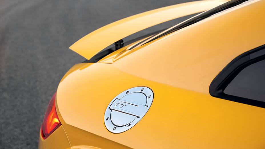 Aerofólio móvel e a célebre tampa do bocal de alumínio | <a href="https://beta-develop.quatrorodas.abril.com.br/carros/impressoes/audi-tts-quattro-808968.shtml" target="_blank" rel="migration">Leia mais</a> Aerofólio móvel e a célebre tampa do bocal de alumínio | <a href="https://beta-develop.quatrorodas.abril.com.br/carros/impressoes/audi-tts-quattro-808968.shtml" target="_blank" rel="migration">Leia mais</a>