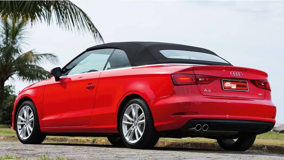 Fechado, os três volumes ficam evidentes | <a href="https://beta-develop.quatrorodas.abril.com.br/carros/impressoes/audi-a3-cabriolet-813902.shtml" target="_blank" rel="migration">Leia mais</a>