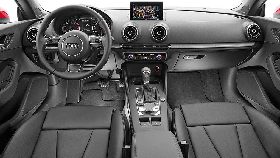 Apliques de alum&iacute;nio decoram a cabine | <a href="https://beta-develop.quatrorodas.abril.com.br/carros/impressoes/audi-a3-cabriolet-813902.shtml" target="_blank" rel="migration">Leia mais</a>
