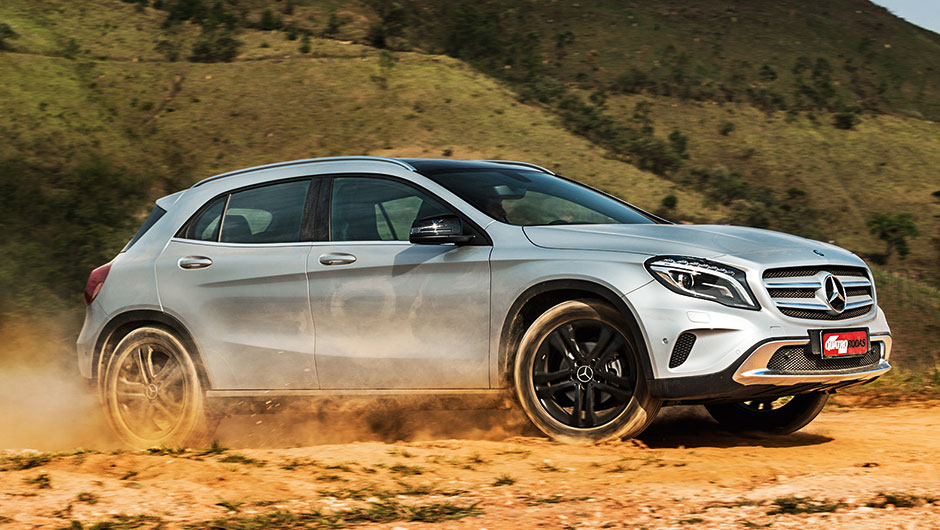 Rodas pretas comp&otilde;em a vers&atilde;o topo de linha | <a href="https://beta-develop.quatrorodas.abril.com.br/carros/comparativos/audi-q3-x-bmw-x1-x-mercedes-gla-816140.shtml" target="_blank" rel="migration">Leia mais</a>