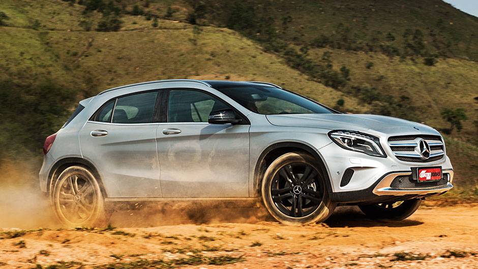 Rodas pretas comp&otilde;em a vers&atilde;o topo de linha | <a href="https://beta-develop.quatrorodas.abril.com.br/carros/comparativos/audi-q3-x-bmw-x1-x-mercedes-gla-816140.shtml" target="_blank" rel="migration">Leia mais</a>