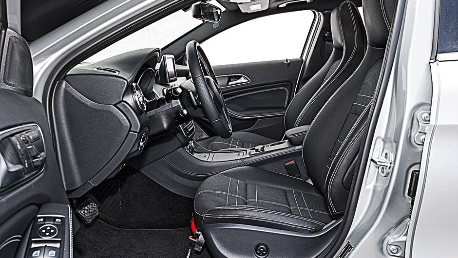 Bancos esportivos s&atilde;o revestidos de tecido | <a href="https://beta-develop.quatrorodas.abril.com.br/carros/comparativos/audi-q3-x-bmw-x1-x-mercedes-gla-816140.shtml" target="_blank" rel="migration">Leia mais</a>
