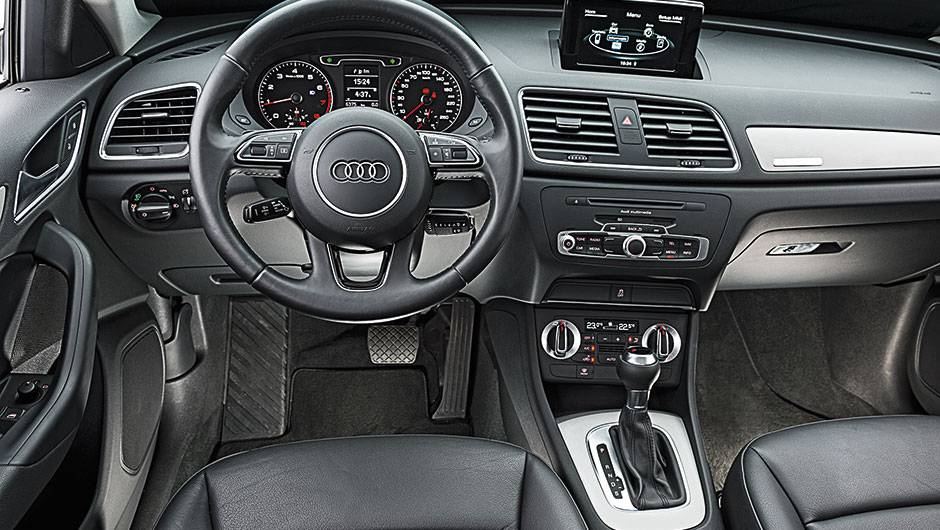Só o banco do motorista tem ajuste elétrico. O ar-condicionado digital é dual-zone | <a href="https://beta-develop.quatrorodas.abril.com.br/carros/comparativos/audi-q3-x-bmw-x1-x-mercedes-gla-816140.shtml" target="_blank" rel="migration">Leia mais</a> Só o banco do motorista tem ajuste elétrico. O ar-condicionado digital é dual-zone | <a href="https://beta-develop.quatrorodas.abril.com.br/carros/comparativos/audi-q3-x-bmw-x1-x-mercedes-gla-816140.shtml" target="_blank" rel="migration">Leia mais</a>