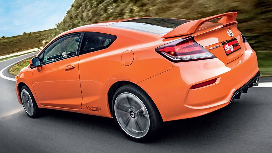Honda caprichou no aerofólio: é o maior já usado no Civic | <a href="https://beta-develop.quatrorodas.abril.com.br/carros/comparativos/honda-civic-si-x-vw-golf-gti-816112.shtml" target="_blank" rel="migration">Leia mais</a> Honda caprichou no aerofólio: é o maior já usado no Civic | <a href="https://beta-develop.quatrorodas.abril.com.br/carros/comparativos/honda-civic-si-x-vw-golf-gti-816112.shtml" target="_blank" rel="migration">Leia mais</a>