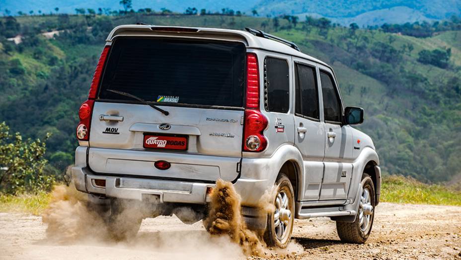 Altura elevada o coloca em destaque na rua | <a href="https://beta-develop.quatrorodas.abril.com.br/carros/impressoes/mahindra-m-v-819594.shtml" target="_blank" rel="migration">Leia mais</a> Altura elevada o coloca em destaque na rua | <a href="https://beta-develop.quatrorodas.abril.com.br/carros/impressoes/mahindra-m-v-819594.shtml" target="_blank" rel="migration">Leia mais</a>