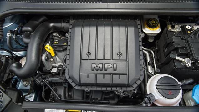 Motor 1.0 de tr&ecirc;s cilindros e 12V gera 82 cv | <a href="https://beta-develop.quatrorodas.abril.com.br/carros/comparativos/fox-x-up-820214.shtml" target="_blank" rel="migration">Leia mais</a>