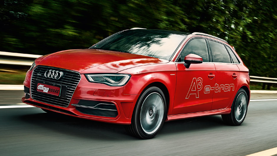 Na pista de teste, o Audi e-tron fez de 0 a 100 km/h em 7,8 segundos | <a href="https://beta-develop.quatrorodas.abril.com.br/carros/testes/audi-a3-sportback-e-tron-827200.shtml" target="_blank" rel="migration">Leia mais</a>