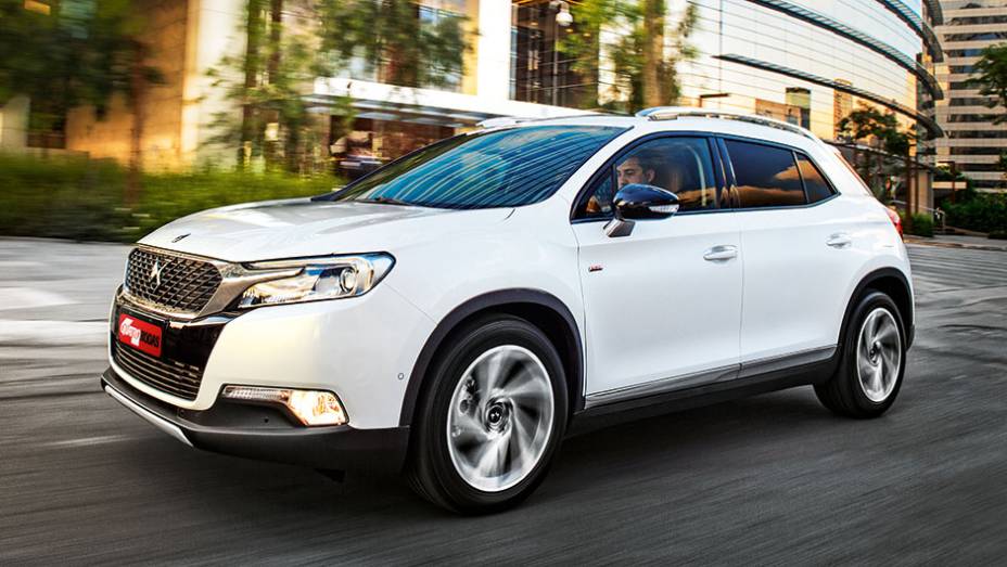DS6 aposta no segmento dos SUVs compactos | <a href="https://beta-develop.quatrorodas.abril.com.br/carros/impressoes/citroen-ds6-822020.shtml" target="_blank" rel="migration">Leia mais</a>