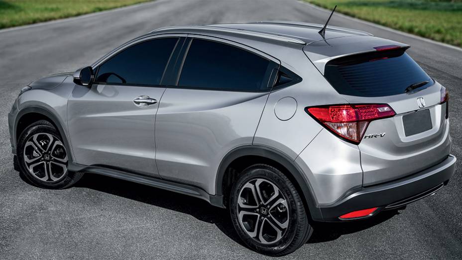 HR-V não tem sensores de estacionamento, pois o modelo oferecerá câmeras de ré. A maçaneta traseira está embutida na coluna C | <a href="https://beta-develop.quatrorodas.abril.com.br/carros/impressoes/honda-hr-v-823521.shtml" target="_blank" rel="migration">Leia mais</a>