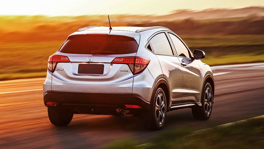 Carroceria cheia de recortes: design mais esportivo | <a href="https://beta-develop.quatrorodas.abril.com.br/carros/impressoes/honda-hr-v-823521.shtml" target="_blank" rel="migration">Leia mais</a>