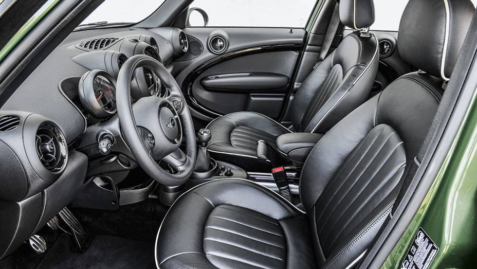 Como na geração anterior, bancos do novo Countryman têm assento curto | <a href="https://beta-develop.quatrorodas.abril.com.br/carros/impressoes/mini-countryman-822100.shtml" target="_blank" rel="migration">Leia mais</a> Como na geração anterior, bancos do novo Countryman têm assento curto | <a href="https://beta-develop.quatrorodas.abril.com.br/carros/impressoes/mini-countryman-822100.shtml" target="_blank" rel="migration">Leia mais</a>