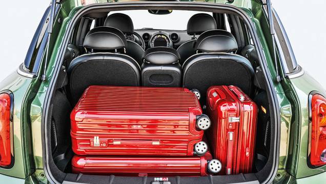 Porta-malas: volume é de 350 litros | <a href="https://beta-develop.quatrorodas.abril.com.br/carros/impressoes/mini-countryman-822100.shtml" target="_blank" rel="migration">Leia mais</a> Porta-malas: volume é de 350 litros | <a href="https://beta-develop.quatrorodas.abril.com.br/carros/impressoes/mini-countryman-822100.shtml" target="_blank" rel="migration">Leia mais</a>