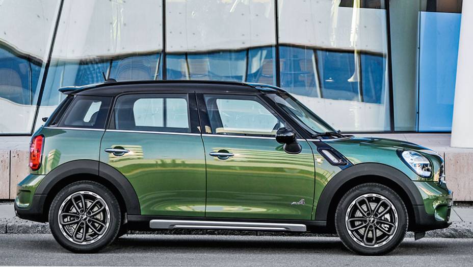 Molduras de para-lama sem pintura dão o tom aventureiro | <a href="https://beta-develop.quatrorodas.abril.com.br/carros/impressoes/mini-countryman-822100.shtml" target="_blank" rel="migration">Leia mais</a> Molduras de para-lama sem pintura dão o tom aventureiro | <a href="https://beta-develop.quatrorodas.abril.com.br/carros/impressoes/mini-countryman-822100.shtml" target="_blank" rel="migration">Leia mais</a>