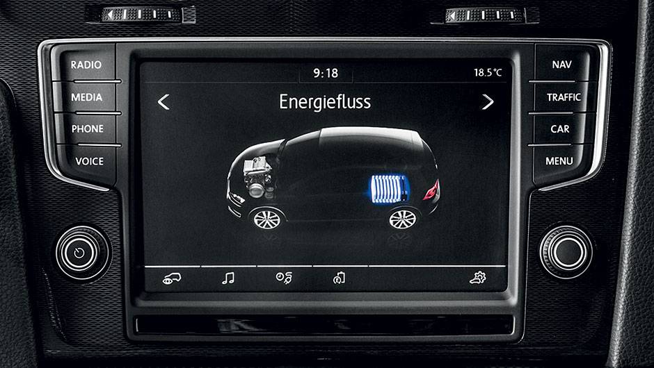 Monitor central indica o fluxo de energia | <a href="https://beta-develop.quatrorodas.abril.com.br/carros/impressoes/volkswagen-golf-gte-835220.shtml" target="_blank" rel="migration">Leia mais</a> Monitor central indica o fluxo de energia | <a href="https://beta-develop.quatrorodas.abril.com.br/carros/impressoes/volkswagen-golf-gte-835220.shtml" target="_blank" rel="migration">Leia mais</a>