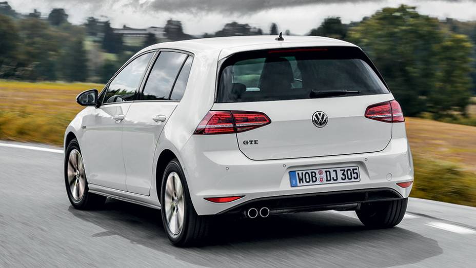 Abastecido e recarregado, ele pode rodar quase 1000 km | <a href="https://beta-develop.quatrorodas.abril.com.br/carros/impressoes/volkswagen-golf-gte-835220.shtml" target="_blank" rel="migration">Leia mais</a>