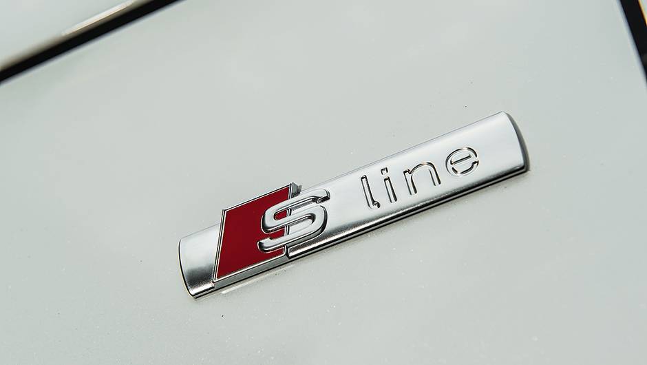Selo S line identifica as versões esportivas da Audi | <a href="https://beta-develop.quatrorodas.abril.com.br/carros/comparativos/comparativo-esportivos-841704.shtml" target="_blank" rel="migration">Leia mais</a> Selo S line identifica as versões esportivas da Audi | <a href="https://beta-develop.quatrorodas.abril.com.br/carros/comparativos/comparativo-esportivos-841704.shtml" target="_blank" rel="migration">Leia mais</a>