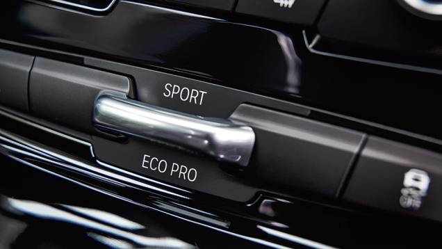 Há ajustes do modo de condução | <a href="https://beta-develop.quatrorodas.abril.com.br/carros/impressoes/bmw-active-tourer-840561.shtml" target="_blank" rel="migration">Leia mais</a> Há ajustes do modo de condução | <a href="https://beta-develop.quatrorodas.abril.com.br/carros/impressoes/bmw-active-tourer-840561.shtml" target="_blank" rel="migration">Leia mais</a>
