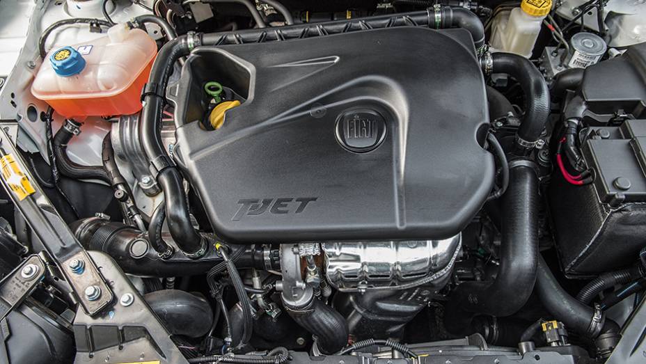 Motor 1.4 turbo oferece 152 cv de potência | <a href="https://beta-develop.quatrorodas.abril.com.br/carros/comparativos/comparativo-esportivos-841704.shtml" target="_blank" rel="migration">Leia mais</a>