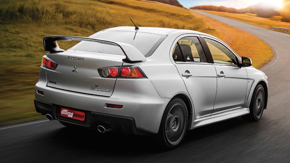 Sedã esportivo deixará de ser produzido após 22 anos | <a href="https://beta-develop.quatrorodas.abril.com.br/carros/testes/mitsubishi-lancer-evo-x-john-easton-840741.shtml" target="_blank" rel="migration">Leia mais</a>