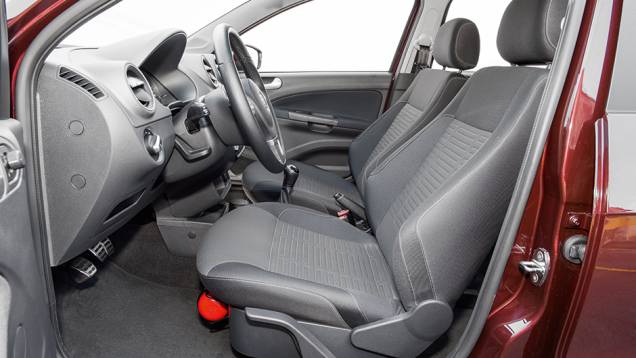 Banco do motorista: ajuste de altura de série | <a href="https://beta-develop.quatrorodas.abril.com.br/carros/comparativos/fiat-palio-x-vw-gol-841583.shtml" target="_blank" rel="migration">Leia mais</a> Banco do motorista: ajuste de altura de série | <a href="https://beta-develop.quatrorodas.abril.com.br/carros/comparativos/fiat-palio-x-vw-gol-841583.shtml" target="_blank" rel="migration">Leia mais</a>