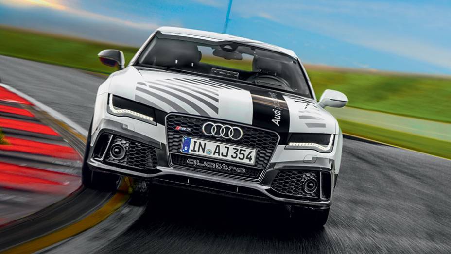 Um GPS especial ajuda a guiar o Audi sem piloto pelo circuito | <a href="https://beta-develop.quatrorodas.abril.com.br/reportagens/geral/homem-x-maquina-840420.shtml" target="_blank" rel="migration">Leia mais</a>