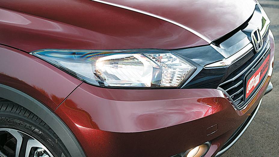 Acabamento da grade é brilhante | <a href="https://beta-develop.quatrorodas.abril.com.br/carros/testes/honda-hr-v-exl-848201.shtml" target="_blank" rel="migration">Leia mais</a> Acabamento da grade é brilhante | <a href="https://beta-develop.quatrorodas.abril.com.br/carros/testes/honda-hr-v-exl-848201.shtml" target="_blank" rel="migration">Leia mais</a>