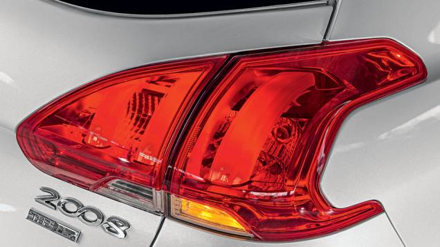 A versão com o motor ideal tem o câmbio errado. E a com câmbio ideal tem o motorerrado. Com os dois corretos, não existe nenhuma |<a href="https://beta-develop.quatrorodas.abril.com.br/carros/testes/peugeot-2008-857260.shtml" target="_blank" rel="migration">Leia mais</a> A versão com o motor ideal tem o câmbio errado. E a com câmbio ideal tem o motorerrado. Com os dois corretos, não existe nenhuma |<a href="https://beta-develop.quatrorodas.abril.com.br/carros/testes/peugeot-2008-857260.shtml" target="_blank" rel="migration">Leia mais</a>