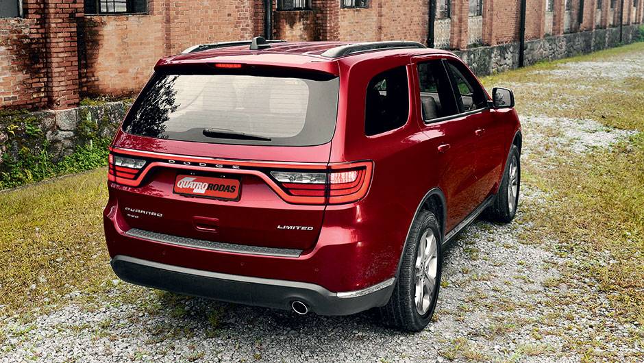 Traseira tem fileira com 192 leds | <a href="https://beta-develop.quatrorodas.abril.com.br/carros/testes/dodge-durango-limited-857100.shtml" target="_blank" rel="migration">Leia mais</a> Traseira tem fileira com 192 leds | <a href="https://beta-develop.quatrorodas.abril.com.br/carros/testes/dodge-durango-limited-857100.shtml" target="_blank" rel="migration">Leia mais</a>